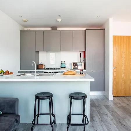 Luxury Fully Equipped Kitchen Ormeau Park Apartment Belfast Exterior photo