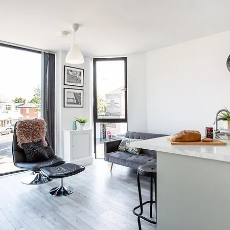 Luxury Fully Equipped Kitchen Ormeau Park Apartment Belfast Exterior photo